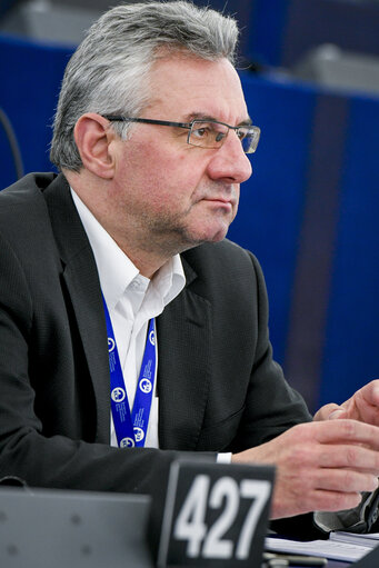 Fotografija 6: EP plenary session- VOTES followed by explanations of votes- Explanation of votes