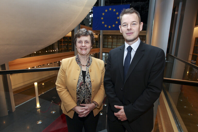 Снимка 6: Anthea MCINTYRE and Daniel DALTON in the European Parliament in Strasbourg