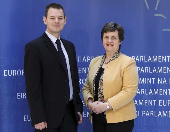 Снимка 1: Anthea MCINTYRE and Daniel DALTON in the European Parliament in Strasbourg