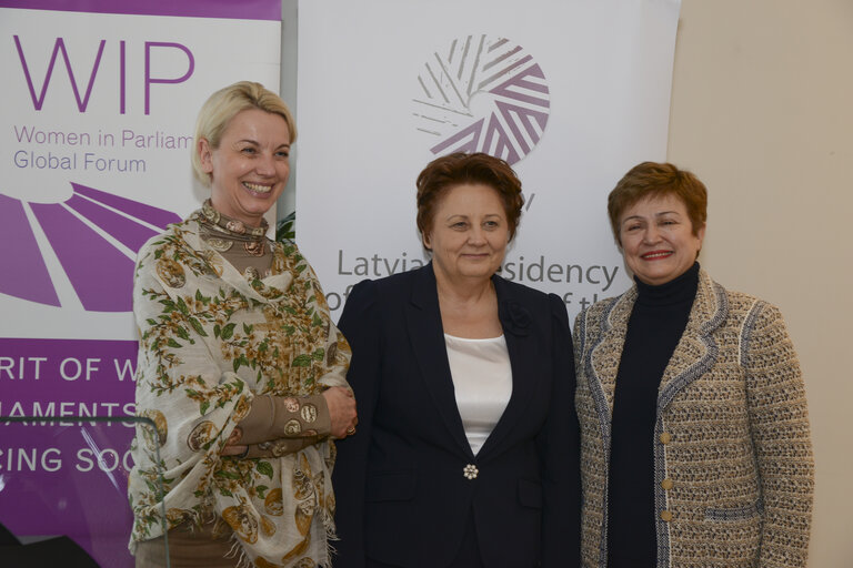 Valokuva 4: Women in Leadership : lesson from Latvia