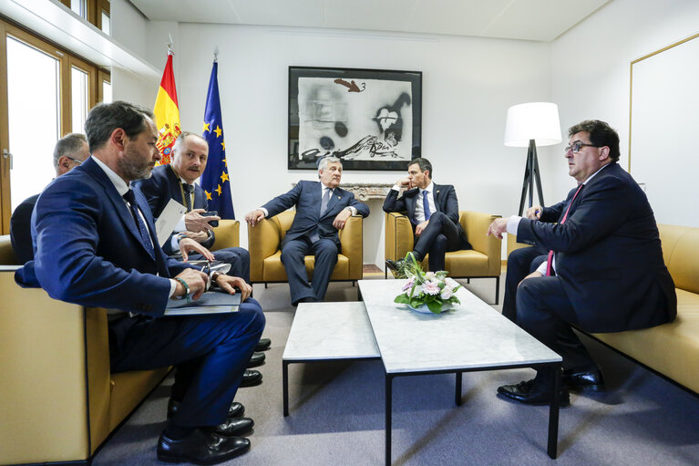 Foto 1: European Council - Antonio TAJANI - EP President meets with Pedro SANCHEZ - Spanish Prime Minister