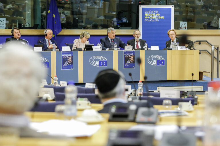 Art.17 European Parliament dialogue seminar with churches and religious organisations : ' Implementing the European Social Pillar: The Role of Churches and Religions '