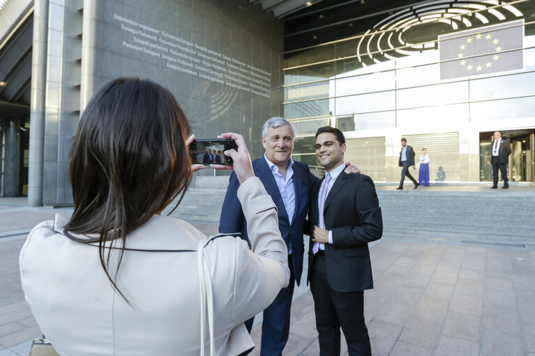 Foto 6: Antonio TAJANI - EP President on his way to 
EPP leaders meeting ahead of the European Council