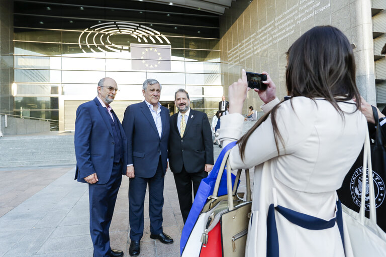 Foto 8: Antonio TAJANI - EP President on his way to 
EPP leaders meeting ahead of the European Council