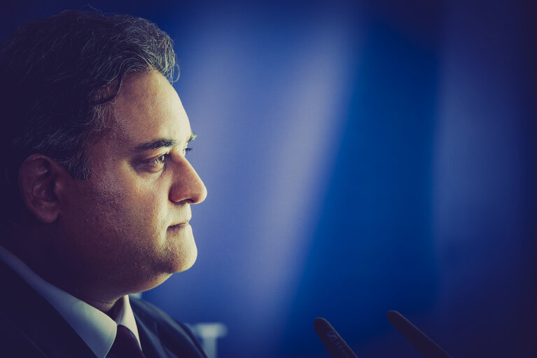 Fotografie 4: Claude MORAES, LIBE Committee Chair: Press conference following the Hearing of Commissioner-designate for Migration & Home Affairs - LIBE