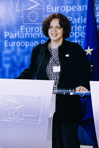 Fotografija 4: Press Conference with  Nurit PELED-ELHANAN , 2001 Sakharov Prize Winner