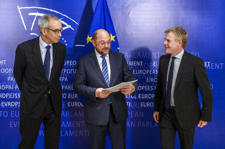 Fotografia 2: Martin SCHULZ - EP President meets with Prof. Henrik ENDERLEIN and Jean PISANI-FERRY