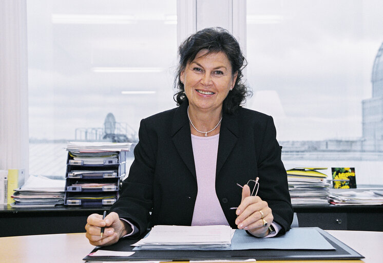 Fotografi 4: MEP Charlotte CEDERSCHIOLD in the European Parliament in Brussels