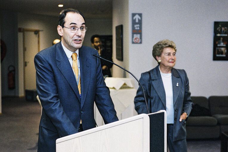 Photo 4 : Exhibition on 50 years of the European Parliament