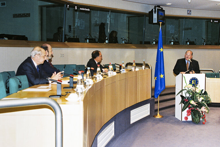 Photo 21 : Meeting in the European Parliament at Brussels