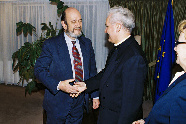 Fotó 4: Bishop KOMARICA and Doris PACK (EPP/CDU), Chairman of the EP Delegation for South East Europe meet Jose Maria GIL ROBLES GIL DELGADO EP President.