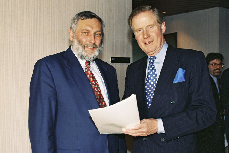 Franz FISCHLER, European Commissioner  and the MEP Bryan M.D. CASSIDY during a meeting in Strasbourg in April 1996.