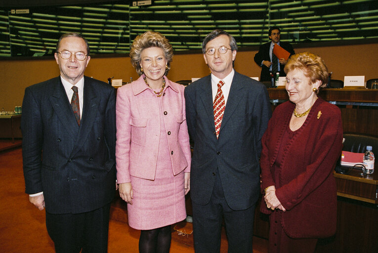 Fotó 23: Bishop Komarica from Banja Luka (Bosnia) awarded Robert Schuman Medal of the EPP Group in the European Parliament