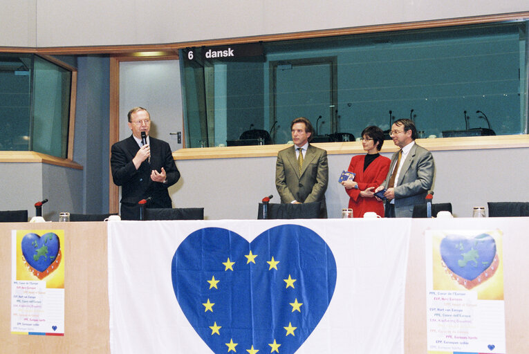 Fotografie 3: EPP party event in Brussels in May 1996