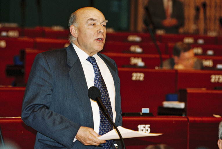 Foto 3: Fernand H.J. HERMAN in plenary session at the EP in Strasbourg.