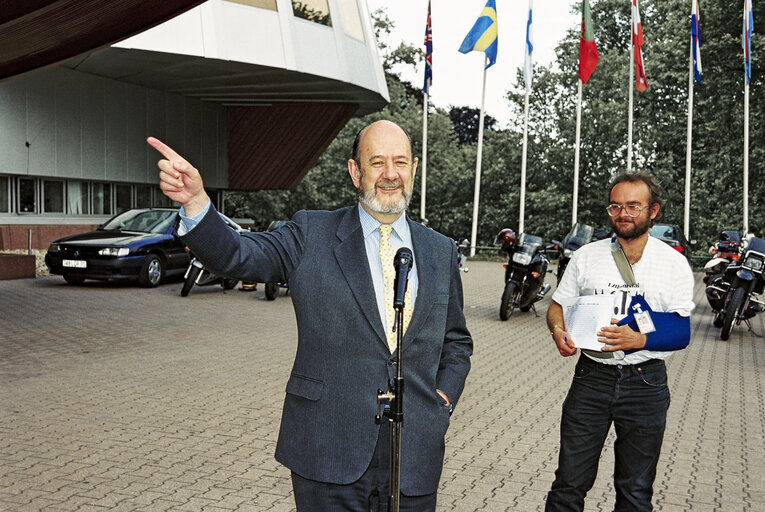 Снимка 3: Ride Free Demonstration at the European Parliament in Strasbourg