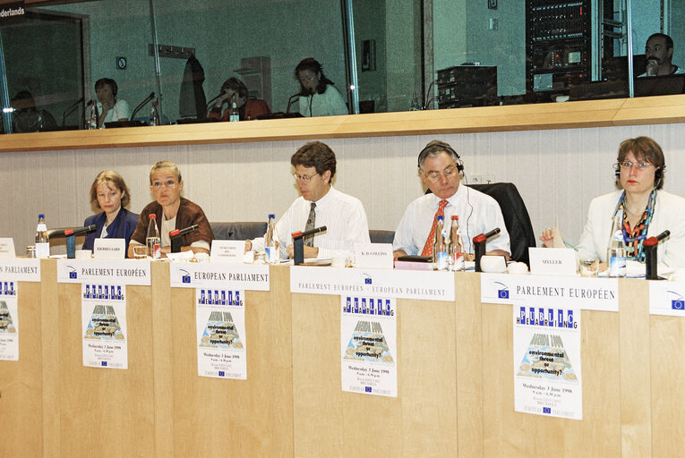 Foto 2: Public Hearing -  Agenda 2000: Environmental Threat or Opportunity ?