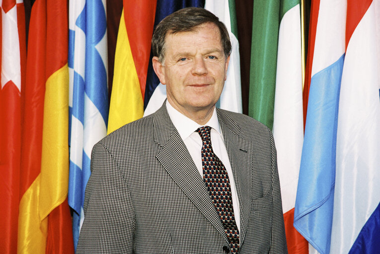 Fotografija 5: MEP John Joseph McCARTIN at the European Parliament in Strasbourg