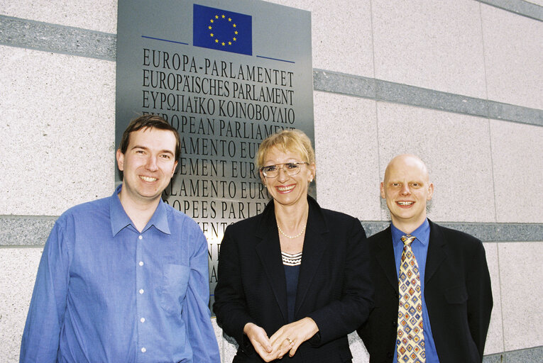 Billede 2: Jutta HAUG with guest at the EP in Brussels.