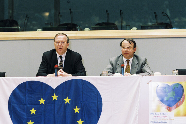 Fotografie 9: EPP party event in Brussels in May 1996