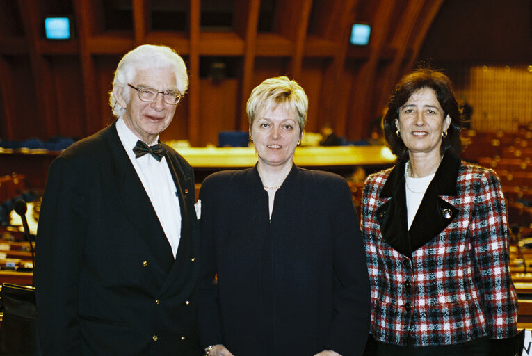 Fotó 7: MEPs Willy de CLERCQ, Annemie NEYTS UYTTEBROECK and Marie Paule KESTELIJN SIERENS