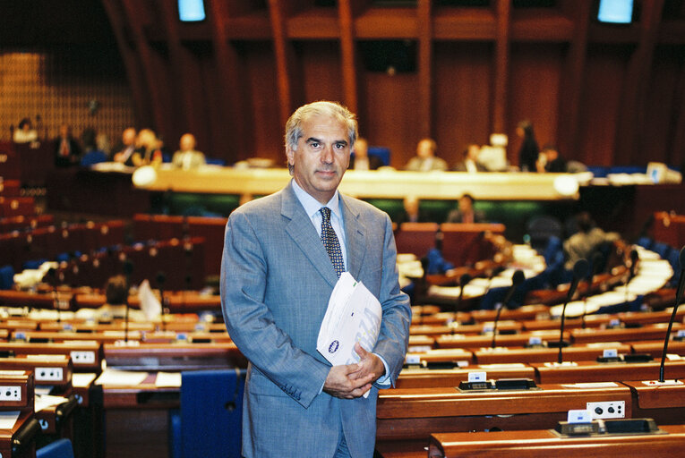 Suriet 4: Portrait of MEP Giacomo SANTINI in Strasbourg