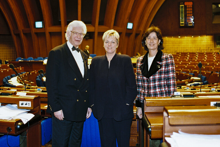 Billede 8: MEPs Willy de CLERCQ, Annemie NEYTS UYTTEBROECK and Marie Paule KESTELIJN SIERENS