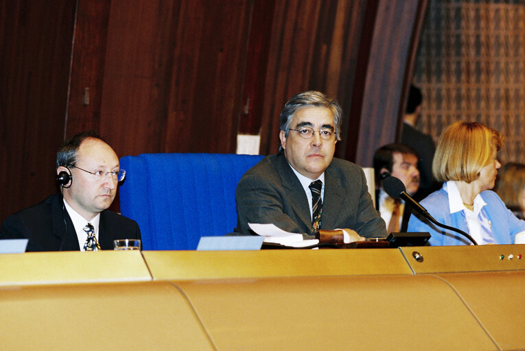 Valokuva 3: Luis MARINHO presiding over the plenary session of the EP in Strasbourg.