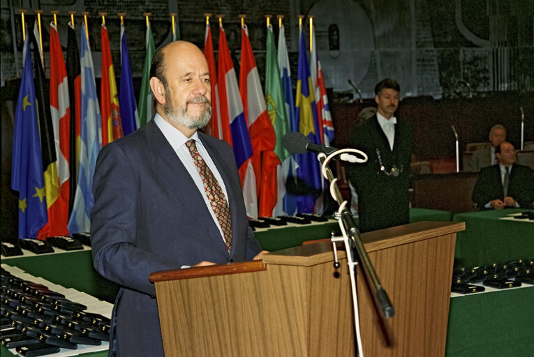 Foto 1: Long-service medal giving ceremony at the European Prarliament in Luxembourg - Speech of the EP President