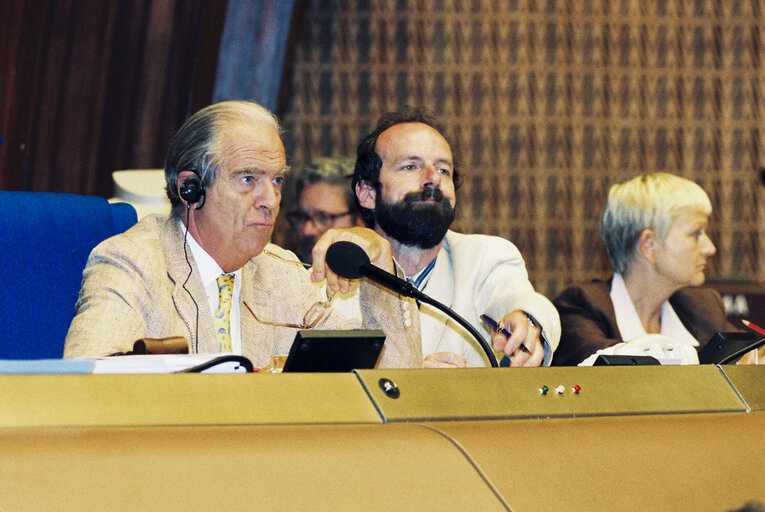 Photo 3: Sir Jack STEWART-CLARK during a session in Strasbourg in July 1996.