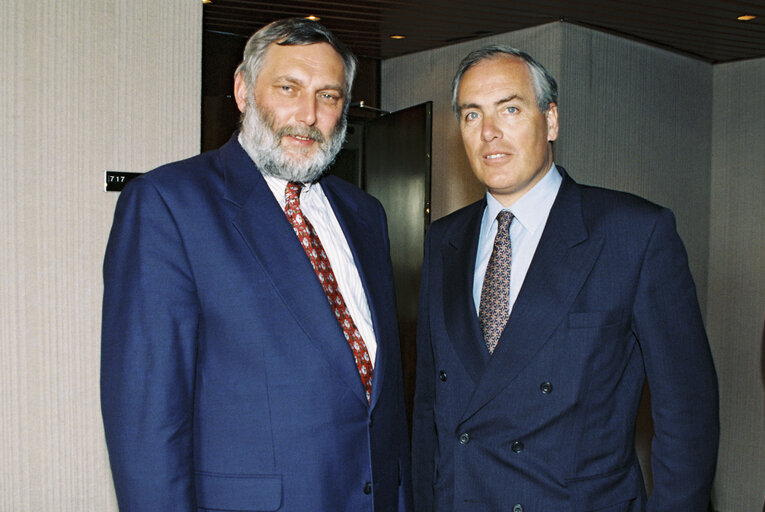 Franz FISCHLER, European Commissioner and the MEP Roy PERRY during a meeting in Strasbourg in April 1996.