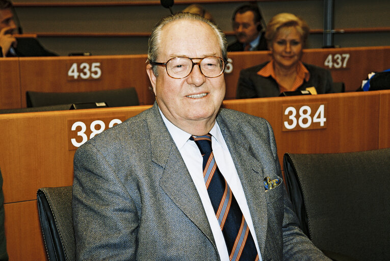 Fotografie 5: Jean Marie LE PEN in Plenary session in Brussels