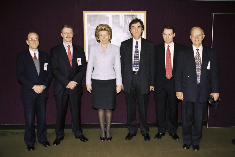 Photo 4 : Viviane REDING with visitors at the EP in Strasbourg.