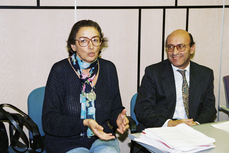 Снимка 6: Spanish MEPs of the GUE-NGL group with visitors in Strasbourg