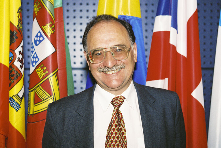 Fotografia 2: MEP David John Alfred HALLAM at the European Parliament in Strasbourg