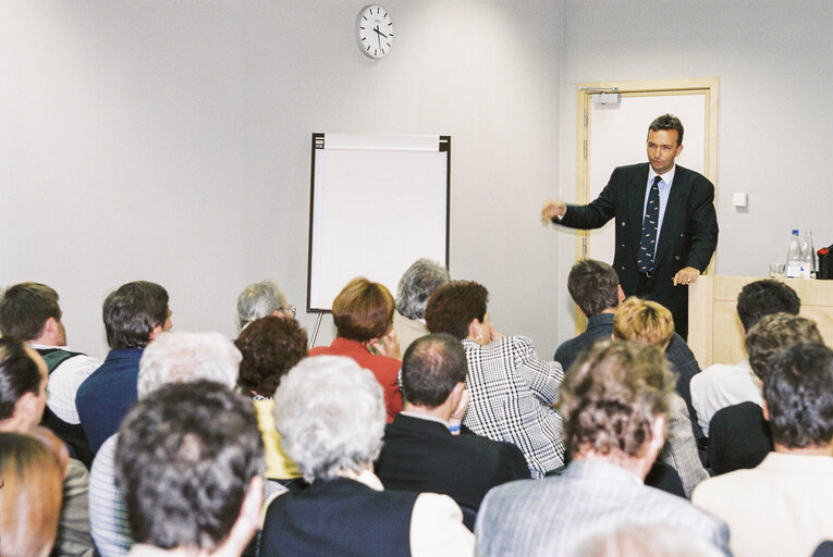 Fotografia 1: Meeting with MEP Karl HABSBURG-LOTHRINGEN at the European Parliament in Brussels