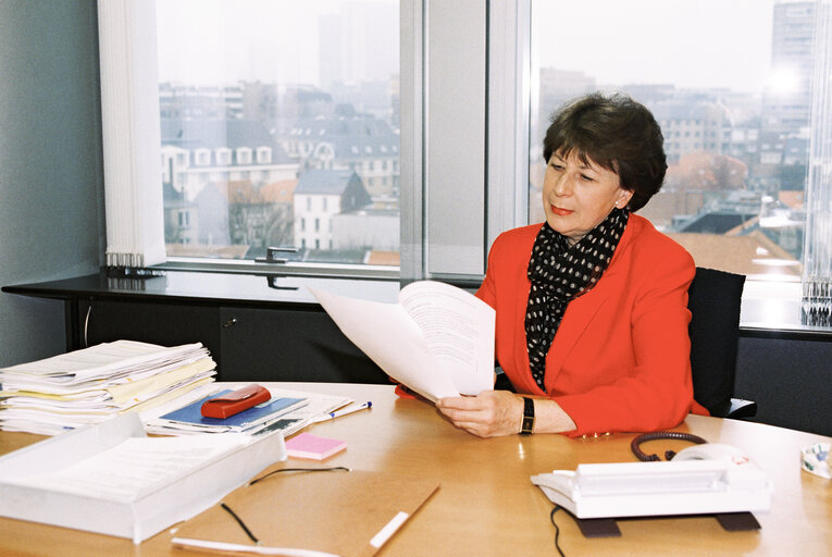 Fotografia 8: MEP Marialiese FLEMMING at the European Parliament in Brussels