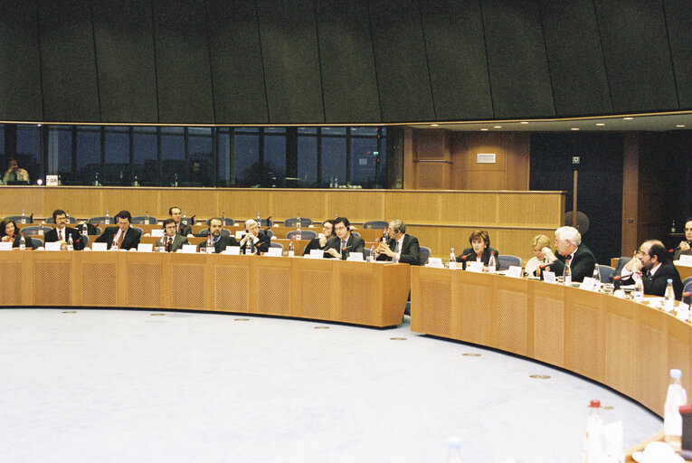 Photo 5 : Parliamentary Committee Meeting: Agreement on Socrates program