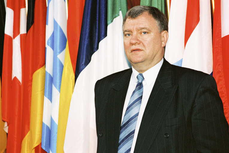 Fotografija 9: MEP John Walls CUSHNAHAN at the European Parliament in Strasbourg