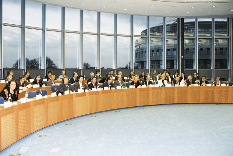 Foto 3: Parliamentary Committee Meeting: Agreement on Socrates program