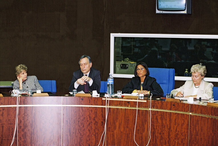 Photo 9 : Meeting with the French Secretary of State for Francophonie