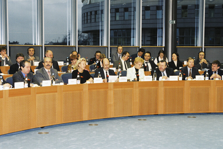 Photo 2 : Parliamentary Committee Meeting: Agreement on Socrates program