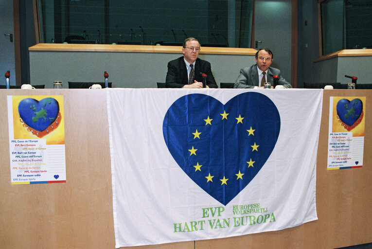 Fotografie 13: EPP party event in Brussels in May 1996