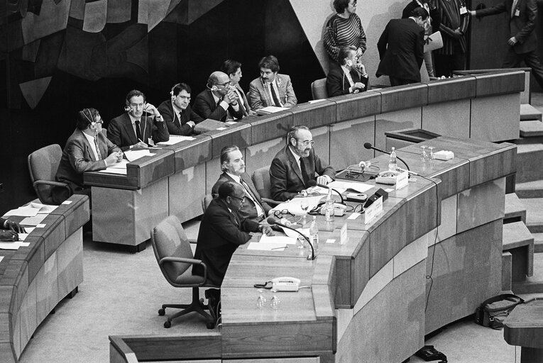 Fotografia 12: EC-ACP Convention at the European Parliament in Luxembourg in October 1983