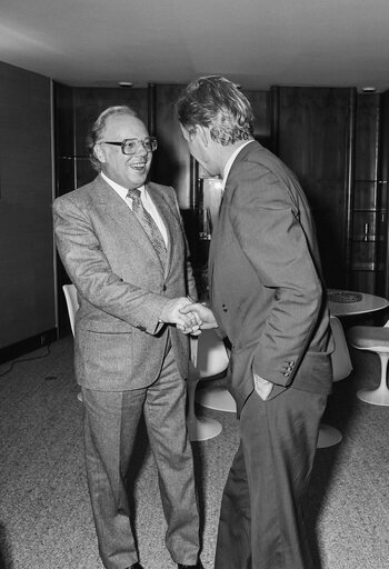 Zdjęcie 31: Pieter DANKERT  EP president meets with Horst SEEFELD