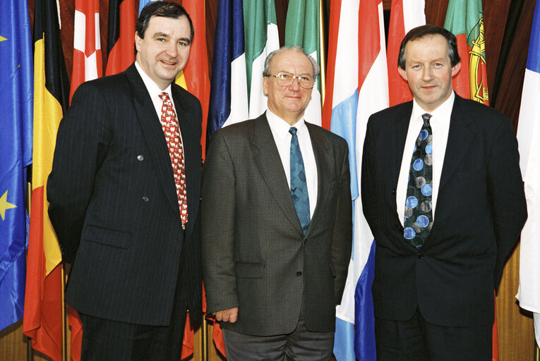 Fotografija 3: MEP Alan Leslie GILLIS at the European Parliament in Strasbourg