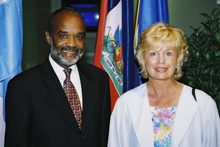 Foto 2: Visit of Rene PREVAL, President of Haiti in Brussels in June 1996