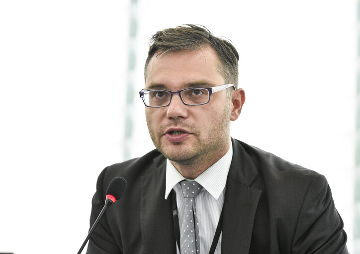 Photo 12 : EP plenary session - Votes followed by explanations of votes