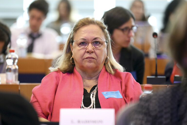 Foto 4: Women in Science. Recommendations to improve Horizon Europe through a gender perspective.