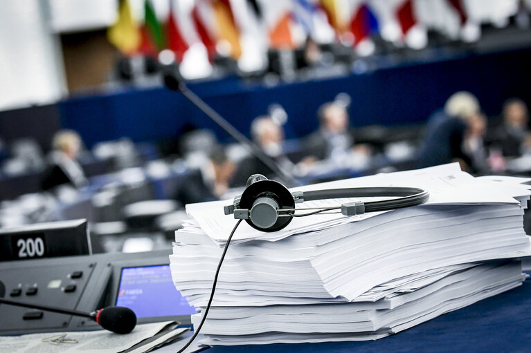 Fotó 1: EP Plenary session - Plastics Strategy and chemical, product and waste legislation - Headphones